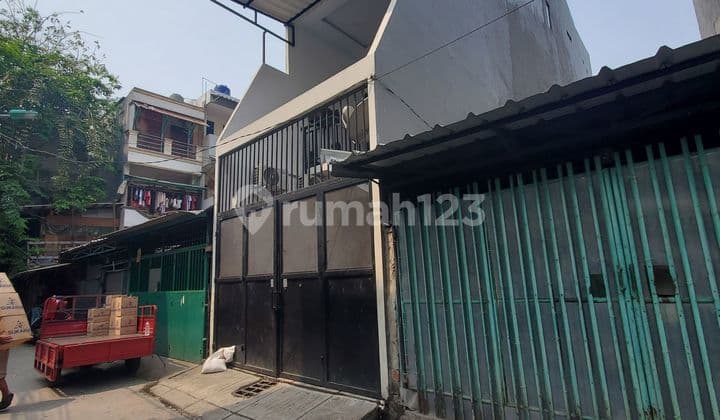 Rumah 15 Menit ke Pluit Junction Mall Siap Huni Dibantu KPR J31138