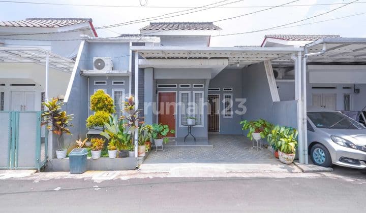 Rumah 10 Menit ke Gerbang Tol Kukusan 1 SHM Hadap Timur J-37024