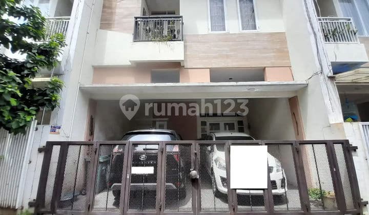 Rumah 2 Carport 14 Menit ke Terminal Ragunan Siap Huni Dibantu KPR J39589