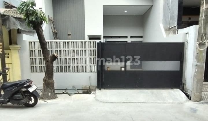Rumah Terawat di Bekasi 15 Menit ke Terminal dan Stasiun Bisa KPR J39394