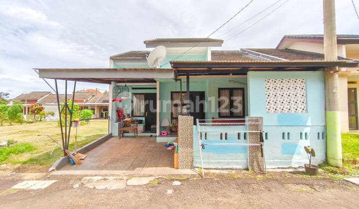 Rumah 14 Menit ke Mall Paradise Walk Serpong SHM Dibantu KPR J-38015