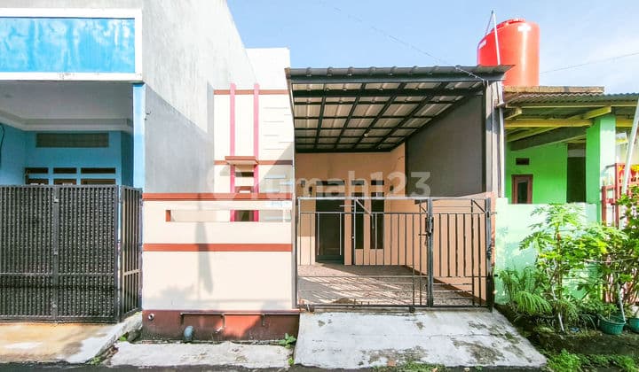 Rumah Hadap Timur 10 Menit ke Plaza Taman Harapan Baru Bebas Banjir J-30645