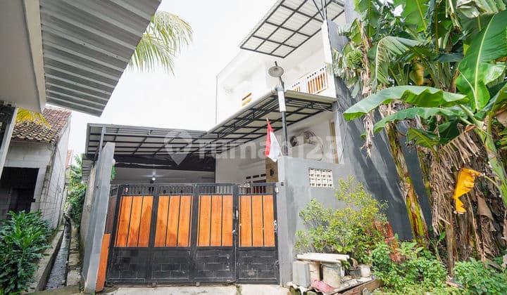 Rumah 2 Lantai SHM 12 Menit ke Terminal Sawangan Hadap Selatan J36088