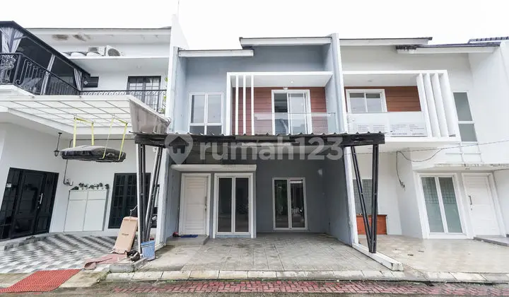 2-Carport House, 3 Minutes to Summarecon Mall Bekasi, Flood-Free J41516