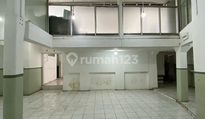 Large House for Office or Business on Main Road Buah Batu, Bandung City