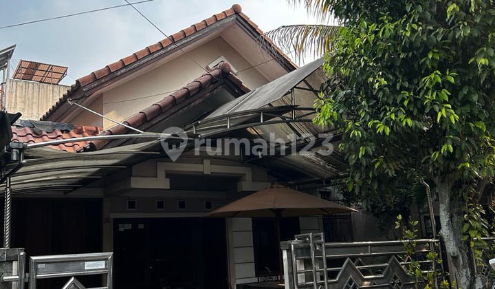 DIJUAL RUMAH TERAWAT SEMI FURNISHED SIAP HUNI DI BATUNUNGGAL MULIA