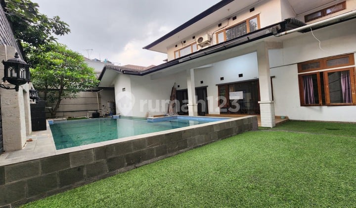 Rumah Siap Huni Semi Furnished 2 Lantai Ada Kolam Renang Batununggal Bandung
