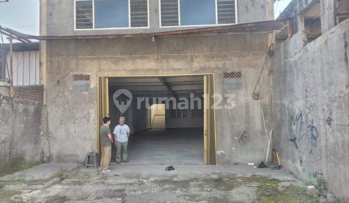 Warehouse for Rent with 40-Foot Container Access, Caringin Street.