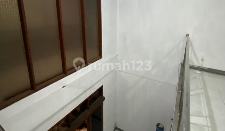 Murah Rumah Besar Minimalis 2 Lantai Siap Huni Lokasi Strategis Batu Indah Bandung