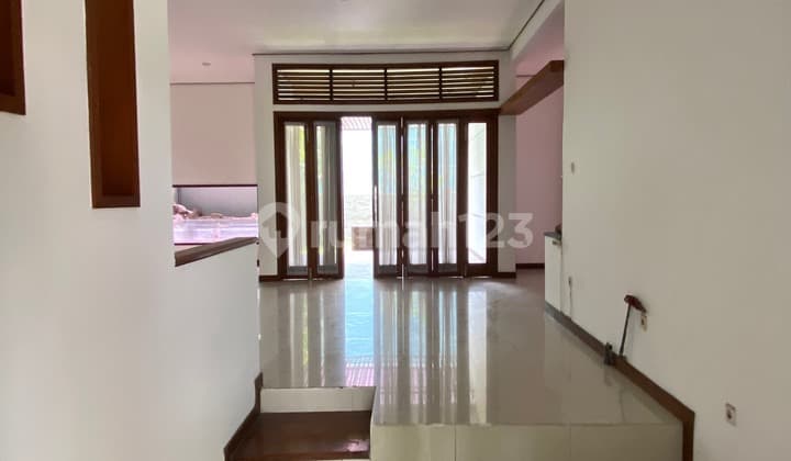 Minimalis Besar 2 Lantai Siap Huni Bisa Untuk Kantor/ Usaha Batununggal Bandung Mainroad