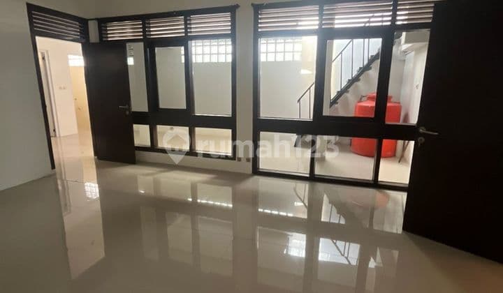Siap Huni Rapih Lokasi Tengah Kota Akses Jalan Besar Di Burangrang Kota Bandung
