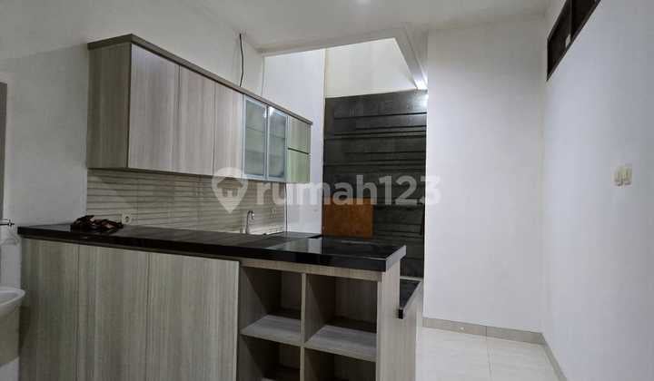 Disewakan Rumah Minimalis 2 Lantai Rapih Siap Huni Di Batununggal Bandung