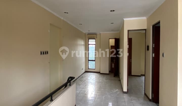 Ruko 3 Lantai Batununggal Bandung Siap Pakai Cocok untuk Tempat Usaha Kondisi Bagus