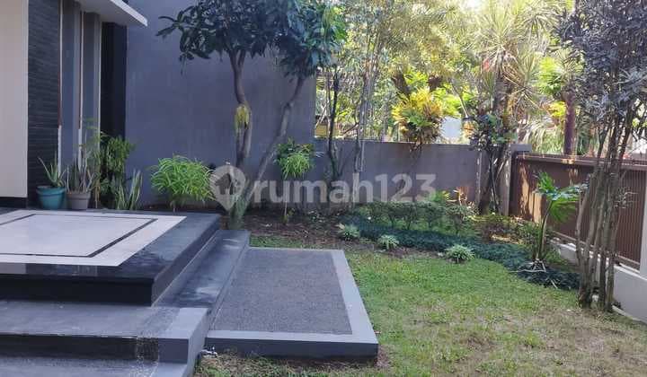 Rumah Besar Minimalis 2 Lantai Bagus Siap Huni