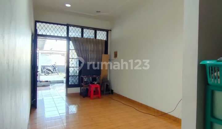 Jual Cepat Harga Terbaik Rumah di Taman Kota Jakarta Barat Dekat Stasiun Kereta