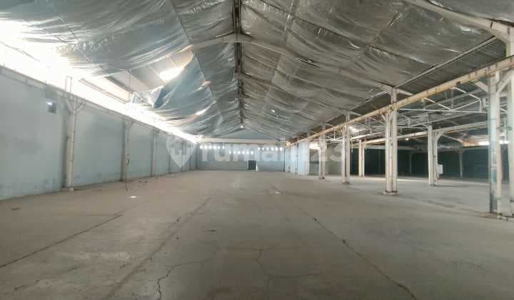 Hot Item! Operational Warehouse Ready in Strategic Location at Kapuk Kamal Penjaringan