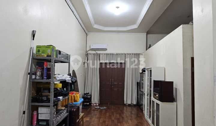 Quick Sale 4-Story Fully Furnished House in Pademangan Barat, North Jakarta