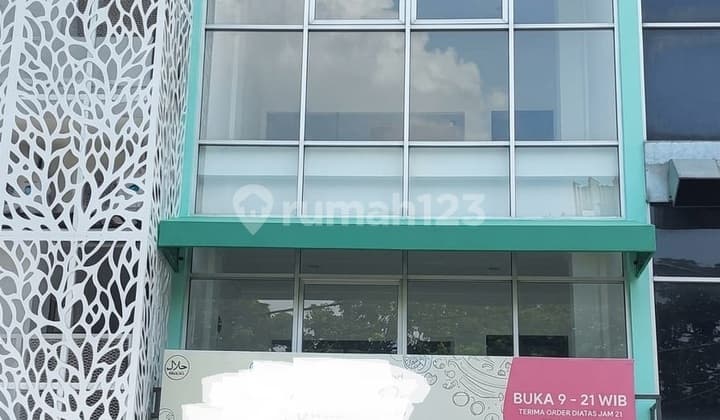 Ruko 3 Lantai Plus Rooftop Siap Pakai Lokasi Menteng Jakarta Pusat Cocok untuk F&B