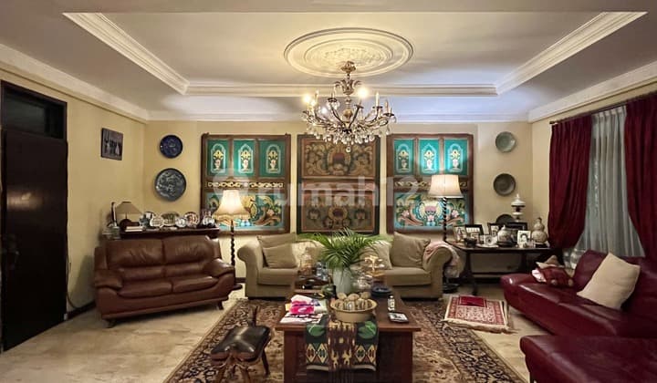 House for Sale in Kebayoran, Land Included