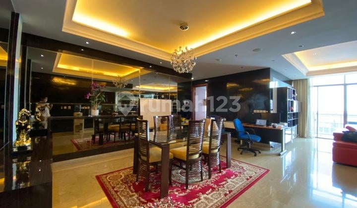 Essence Darmawangsa 3 BR Private Lift Furnished Ys028