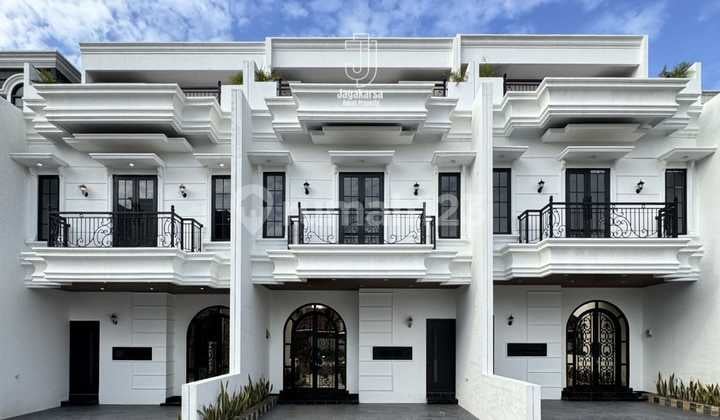 Siap Huni Rumah Mewah Se Gudang Fasilitas