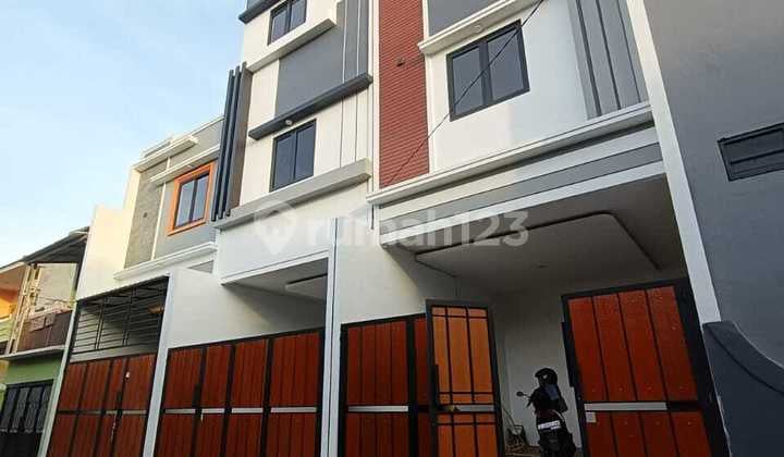 (Kpr) Rumah 3Lantai Lokasi Cempaka Putih Dalam Kompleks