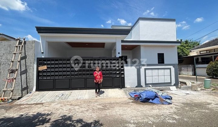 Rumah Mewah Hoek Megah di Citra Indah City