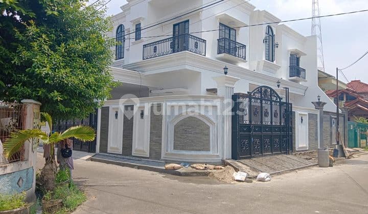 Rumah Mewah Baru, Posisi Hook 2 Lantai Komplek Dki Jakarta Barat