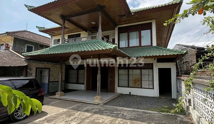 2-Story House for Rent, Located on the Main Roadside in Sanur