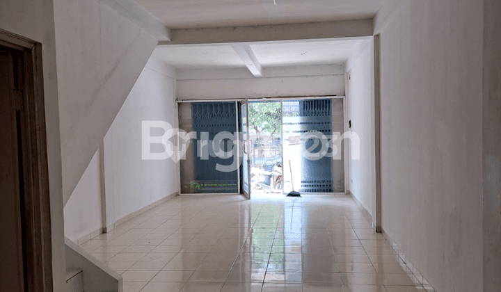 Ruko 2 Lantai Strategis di Taman Royal 3