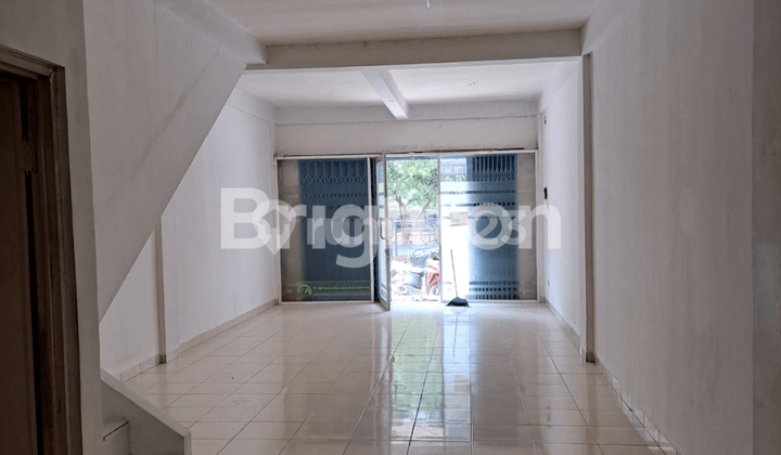 Ruko 2 Lantai Strategis di Taman Royal 3