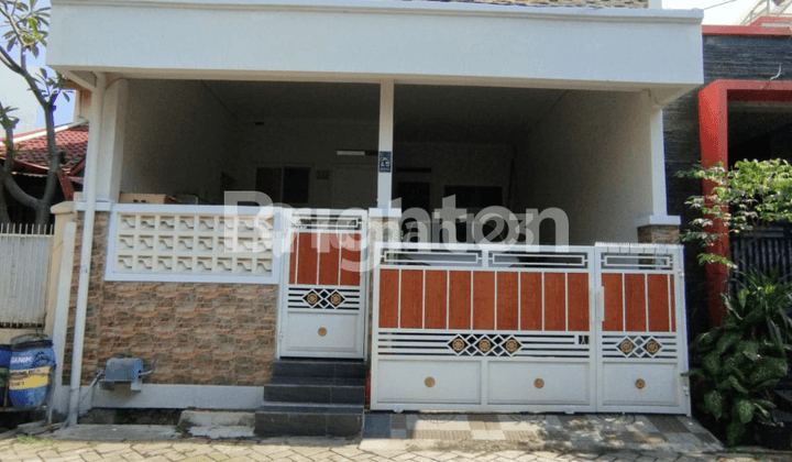 Rumah Siap Huni dengin Rooftop di Perumahan Taman Royal