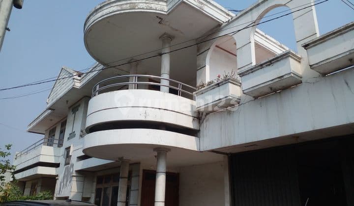 Di Jual Cepat Rumah+Gudang di Jalan Angke Jaya