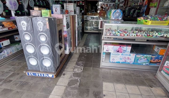 FOR SALE Shop House in Otista