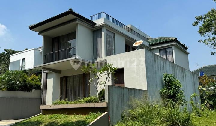 Rumah Mewah & Asri dengan Halaman Luas Sentul City, Bogor- SHM