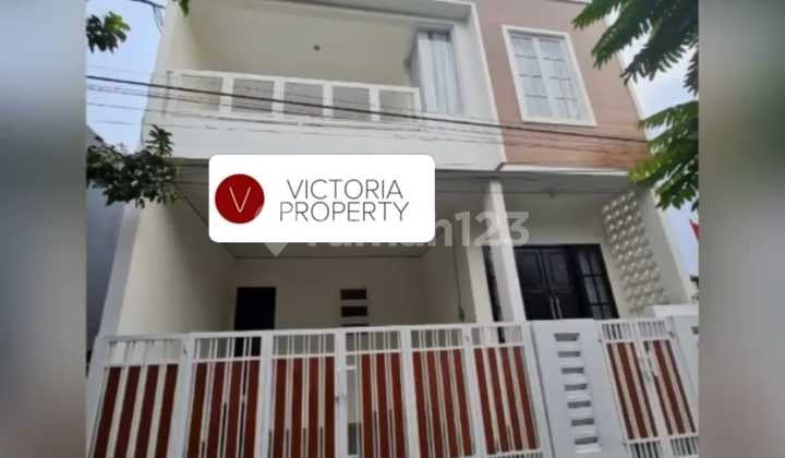 Rumah Rapi 3 LT Plus Private Pool & Rooftop Jagakarsa Jaksel- SHM