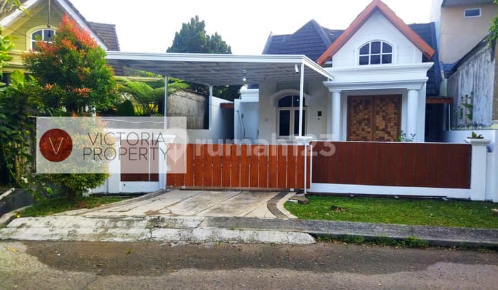 Rumah Depan Taman Di Bukit Golf Cibubur