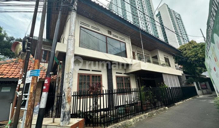 Rumah 2 Lantai Strategis Dekat UI - Salemba, Senen Jakpus - SHM
