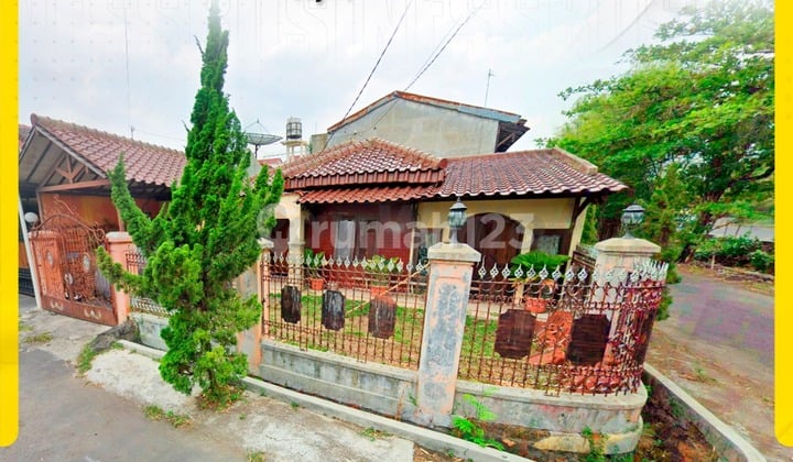 For Sale Laweyan Row House For Sale Laweyan Row House