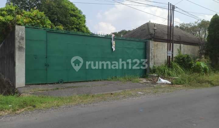 Warehouse for Sale in Industrial Zone Warehouse for Sale in Industrial Zone