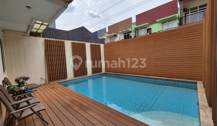 For Sale: Beautiful Katamaran Peak House 224m 8x28m 2 Floors, Private Pool North Jakarta