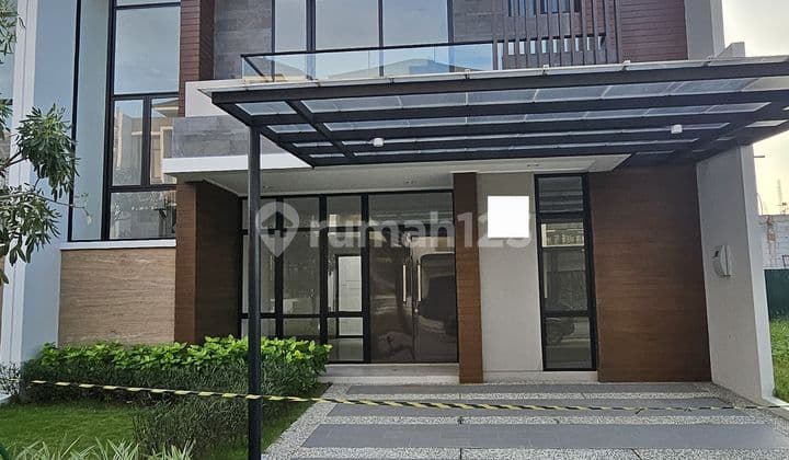 Termurah Rumah Mewah Pik2 bisa KPR 10X20 2 Lantai Boulevard ,Shm
