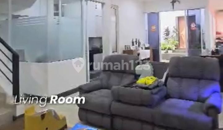 Beautiful 8x25 2.5-story catamaran concept house, fully built, furnished.