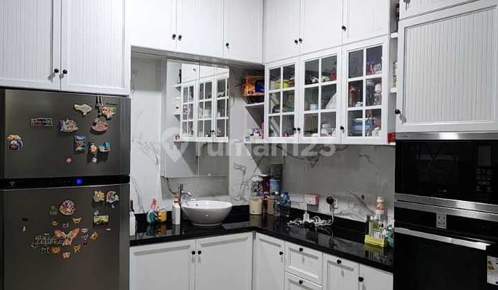 Rumah Premier Mansion 10x20 SHM 2lt, Selatan, Full Furnish, Jakut