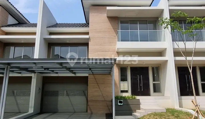 Available for KPR (mortgage), Brand New 10x25 Golf Island House, 2.5 Floors