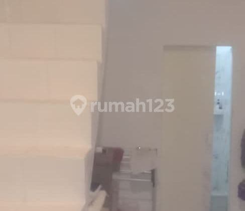 Jual Rumahdi Pojokan Kavling di Pondok Pekayon Indah