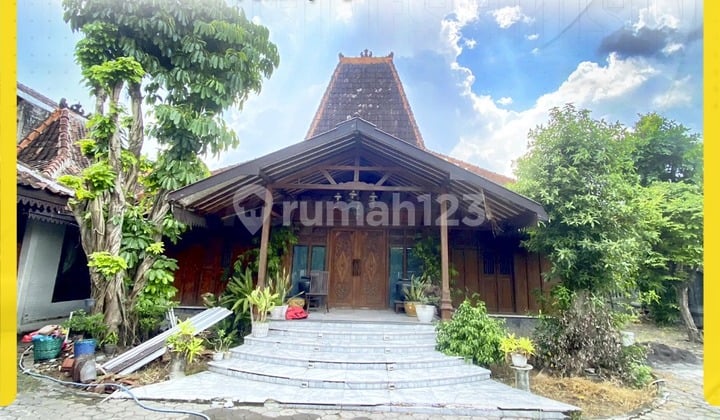 Rumah Joglo di Kalitan Tengah Kota Solo Dekat Jl Slamet Riyadi