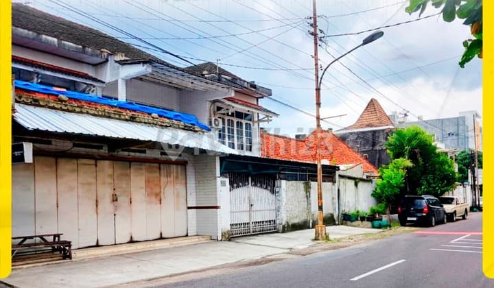 Rumah 2 Lantai Siap Pakai Lokasi Premium di Laweyan Tengah Kota