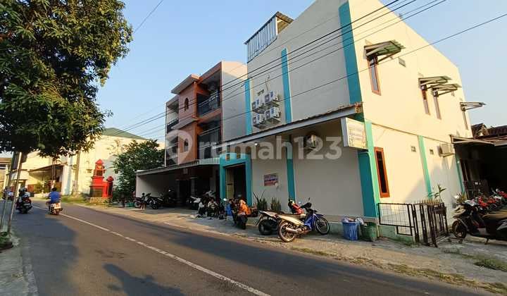 For Sale, Active 3-Story Boarding House Near UNS Campus, Ideal for Investment.