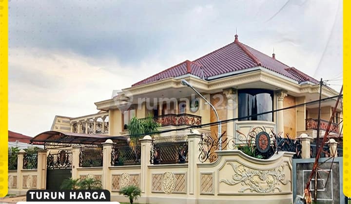 Rumah Hook Bangunan Mewah dan Terawat di Solo Baru Lokasi Premium